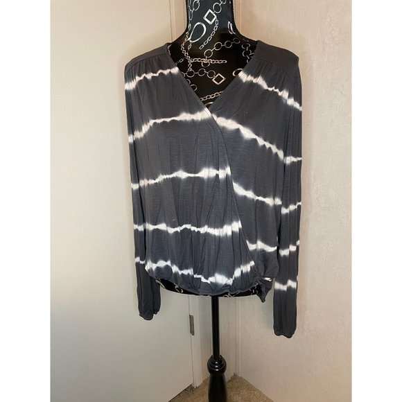 Knox Rose Tops - KNOX ROSE GREY WHITE TYR DYE LS WRAP RUFFLE BOTTOM BLOUSE LARGE